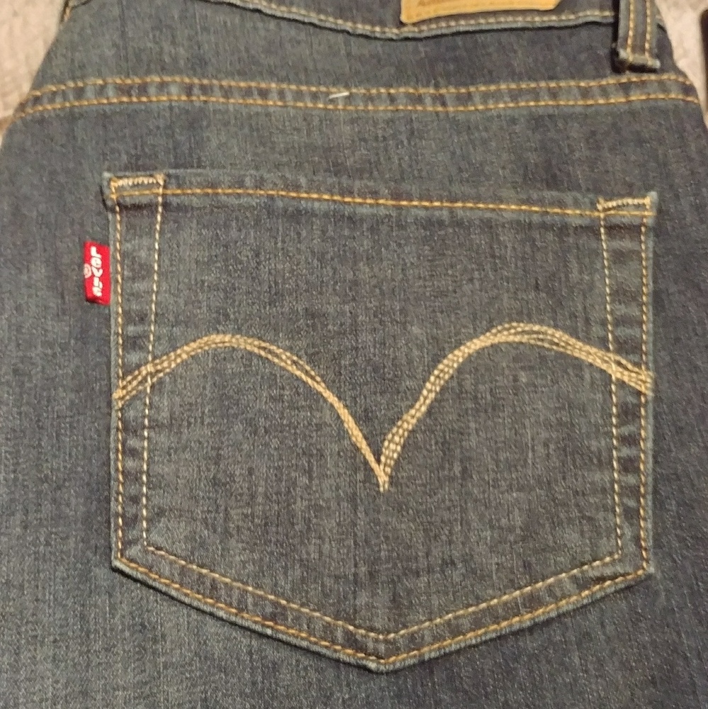 Levis